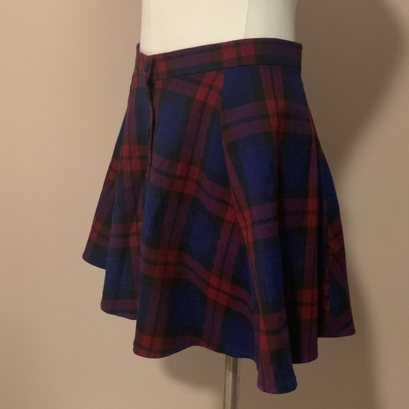 𝅺FOREVER 21 Plaid Print Multicolor Mini Skirt Size M- Like New - Picture 2 of 5